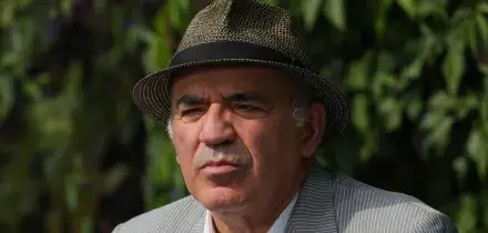 Kasparov: 'Avvisato dai servizi lituani e Usa che la mia vita &egrave; in pericolo'