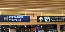 Lo stop a Schengen con la Spagna per un mese, i controlli in porti e aeroporti: cosa cambia