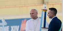 Il Papa a Lampedusa: 'L'Europa &egrave; chiamata ad una responsabilit&agrave; epocale sui migranti'