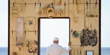 Il Papa a Lampedusa: 'In questo luogo pi&ugrave; che le parole parlano i gesti'