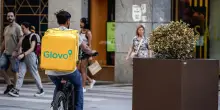 A Milano ordinanza per tutelare rider dal caldo, stop consegne nelle ore di afa