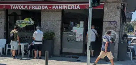 Accoltella uno sconosciuto in un bar a Milano: 'Mi sono divertito, appena esco lo rifaccio'
