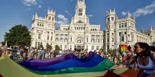 In centinaia di migliaia per il Pride a Madrid, 'i diritti non si negoziano'