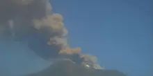 Ingv, emissione di cenere e nube eruttiva sulla cima dell'Etna