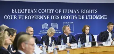 La pm: 'Normale che un uomo deve vincere un po' di resistenza per il sesso'. Condanna dell'Europa