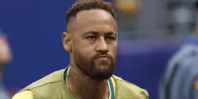 Neymar segna una doppietta ed esulta contro le critiche