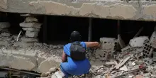 Sale la rabbia dei residenti in Venezuela, 'ci hanno dato case scadenti'