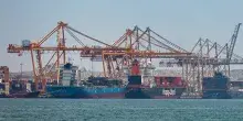 Bloomberg, 'dopo i raid Usa traffico navale in Stretto Hormuz &egrave; quasi fermo'