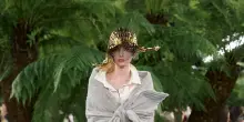 L'arte di Lynda Benglis nella natura-couture di Dior