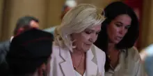Le Pen condannata ma non molla: 'Mi candido all'Eliseo, e senza braccialetto'