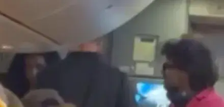 Tensione su un volo da Brindisi, Renga viene fatto scendere prima del decollo