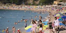 Il caldo spinge le prenotazioni a settembre, italiani scelgono Mediterraneo e Spagna