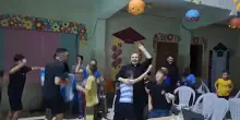 Tifo e bandiere, il Mondiale riporta il sorriso a Gaza