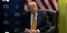 Gaffe di Trump: "La Repubblica islamica del Giappone", poi chiama Zelensky "Putin"