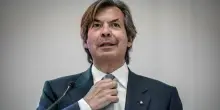 Intesa oltre le attese, l'utile del semestre a 5,5 miliardi