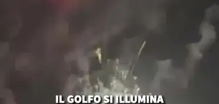 Il Golfo si illumina per i 100 anni del Napoli, la festa a mezzanotte tra fuochi e fumogeni