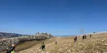 Incendi in Abruzzo, brucia ancora la vegetazione nell'Aquilano