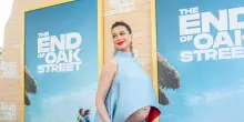 Anne Hathaway accusata di pancione finto dopo apparizione sul red carpet