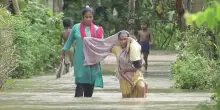 India, salgono a 100 i morti nelle inondazioni nel nord-est del Paese