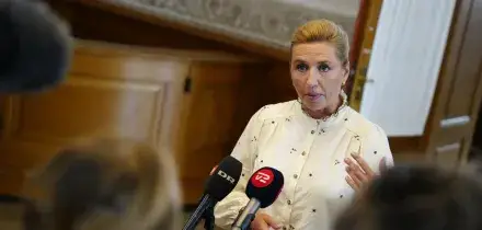 La premier danese Frederiksen: "Pronti a chiudere le frontiere se ripartono i flussi migratori"