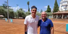 Tennis: Federer gioca sui campetti in terra rossa di Taormina
