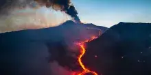 Cenere dall'Etna: circa 700 voli saltati all'aeroporto di Catania, stop ai voli fino alle 16 di domani