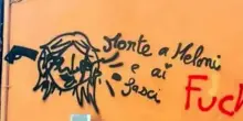 Scritte contro la premier a Bologna, anche Daspo urbano al 23enne denunciato