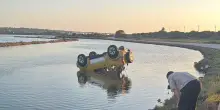 Un'auto si ribalta a Formentera, passeggero salvato da due carabinieri