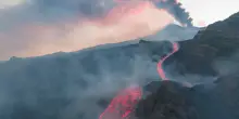 Nuova intensa attivit&agrave; esplosiva dal cratere Voragine dell'Etna