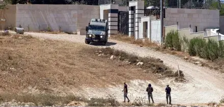 Medio Oriente, cinque italiani nel villaggio palestinese assediato dai coloni israeliani