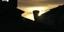 Venezia, l'eclissi solare incanta turisti e residenti