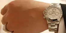 Turista israeliano rapinato del Rolex da 50 mila euro in centro a Milano
