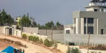 Medio Oriente, cinque italiani nel villaggio palestinese assediato dai coloni israeliani