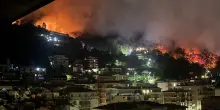 Incendio alle porte di Como, Canadair ora in azione