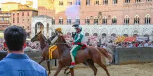 Palio di Siena, contrada dell'Oca vince la prova generale