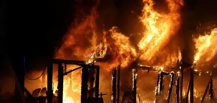 Esplosioni a Kiev nella notte dopo l'allarme di missili balistici. Oltre 600 droni contro Mosca