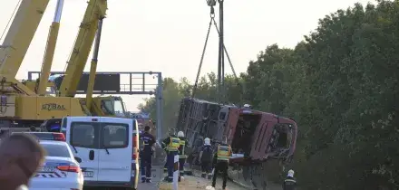 Un autobus si &egrave; ribaltato in Ungheria, 12 morti e almeno 10 feriti gravi