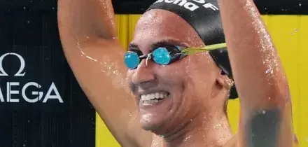 Europei di nuoto: Simona Quadarella domina a Parigi, dopo 800 e 1500 vince l'oro anche nei 400 stile libero