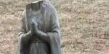 Decapitata la statua della Madonna a Coppito, 'gesto vile'