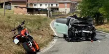 Scontro frontale tra auto e moto nell'Astigiano, gravissimo un 16enne