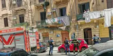 Crolla balcone, donna in ospedale in gravi condizioni