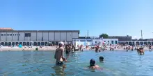 La spiaggia di Trieste divisa tra donne e uomini sul sito della Cnn