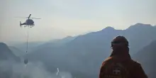 Due canadair per domare le fiamme nel Cuneese