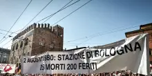 Bologna ricorda la strage del 2 agosto, Mattarella: 'La strategia neofascista voleva distruggere libert&agrave; e democrazia'
