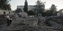 Governatore, almeno 27 morti in raid russo su un magazzino vicino a Kiev