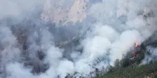 Bloccati tra le fiamme in Abruzzo, recuperati soccorritori e militari
