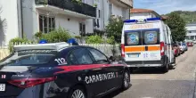 Muore a 88 anni schiacciato dalla propria auto in garage