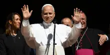 Il Papa a San Marino: 'Mondo ferito, aumenta la chiusura e la paura dell'altro. No ai progetti politici schiavi degli idoli e del potere'