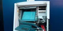 Due assalti al bancomat nel veronese, banditi fanno esplodere sportelli