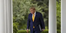 Corte Suprema autorizza Trump a limitare il voto per posta